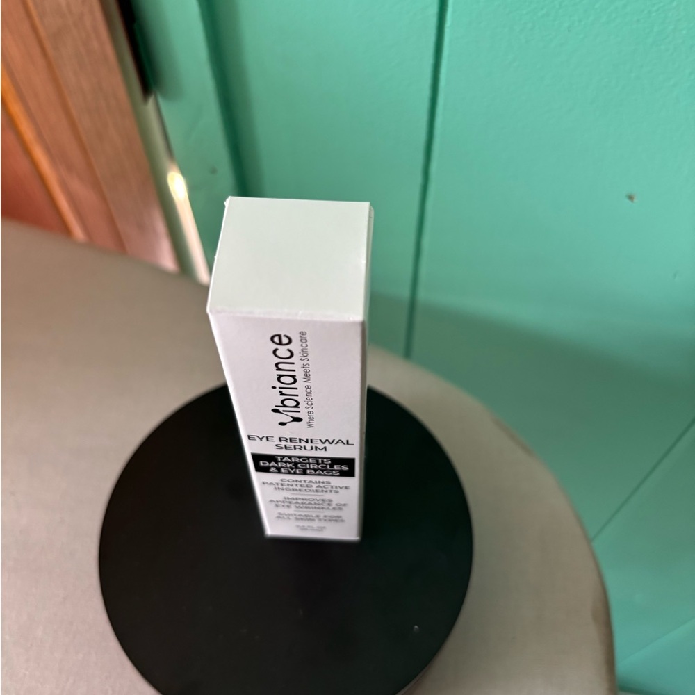 Eye Renewal Serum - White - Targets Dark Circles & Eye Bags - Picture 2 of 5